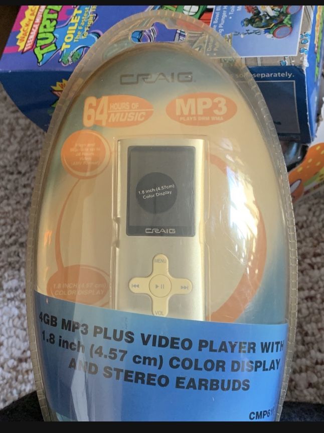 Craig 4 GB MP3 Plus Video Player with 1.8 Inch Color Display And Stereo Headphones