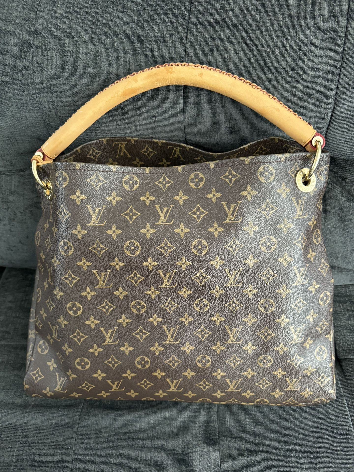 Louis Vuitton Artsy MM