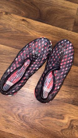 water shoes size 9-10