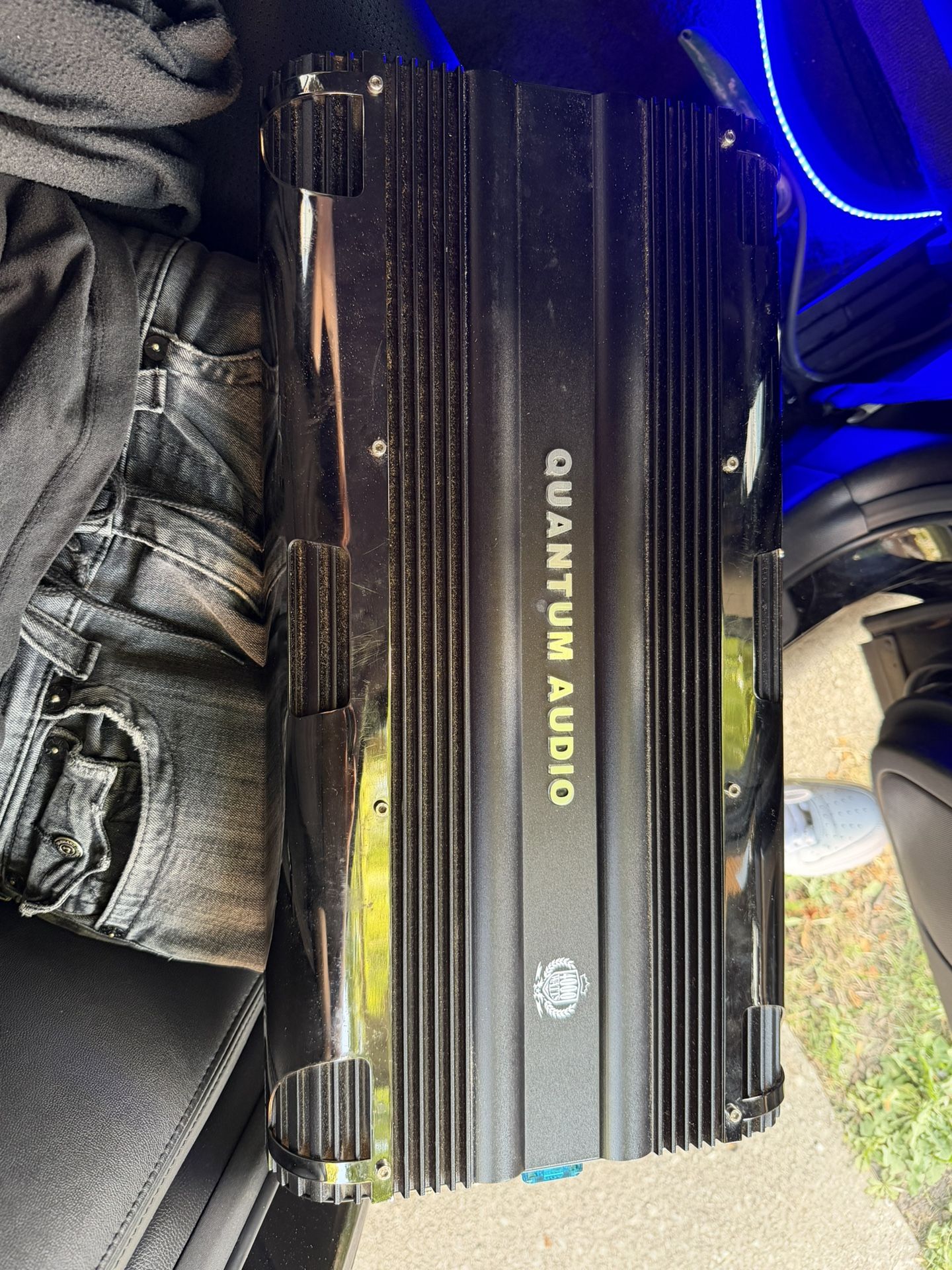 4000 Watt Amp Quantum audio