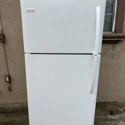 3 MONTHS WARRANTY 30x30x66 FRIGIDAIRE FRIDGE WHITE 18cuft