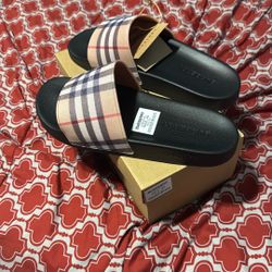 Slides Burberry