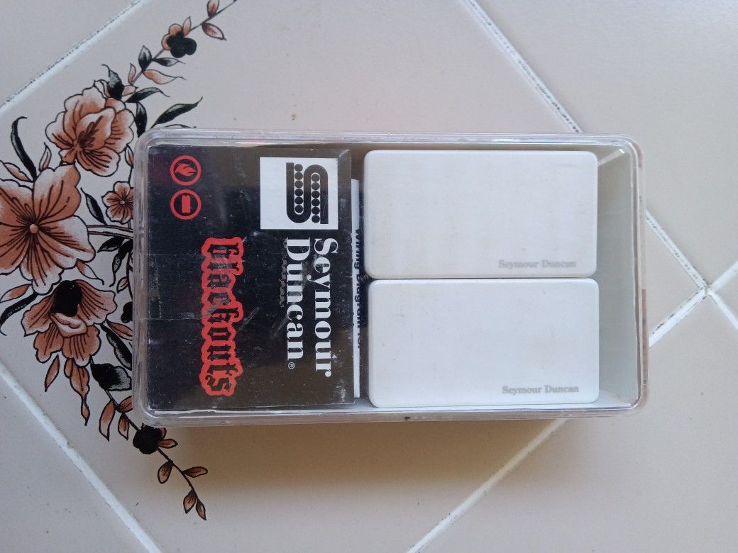 Seymour Duncan Blackouts Set In Cream Casing