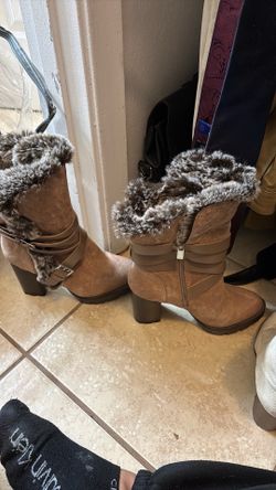 Fur boots