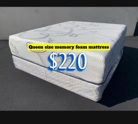 Queen size memory foam gel mattress new
