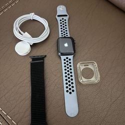 Apple Watch SE Nike+ 