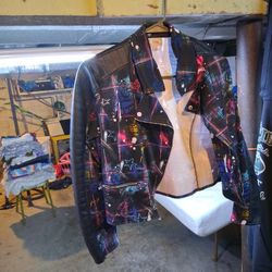 Girls Size Large Disney Descendants Movie Zip Up