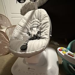 Mama Roo 4 Moms Baby Swing 