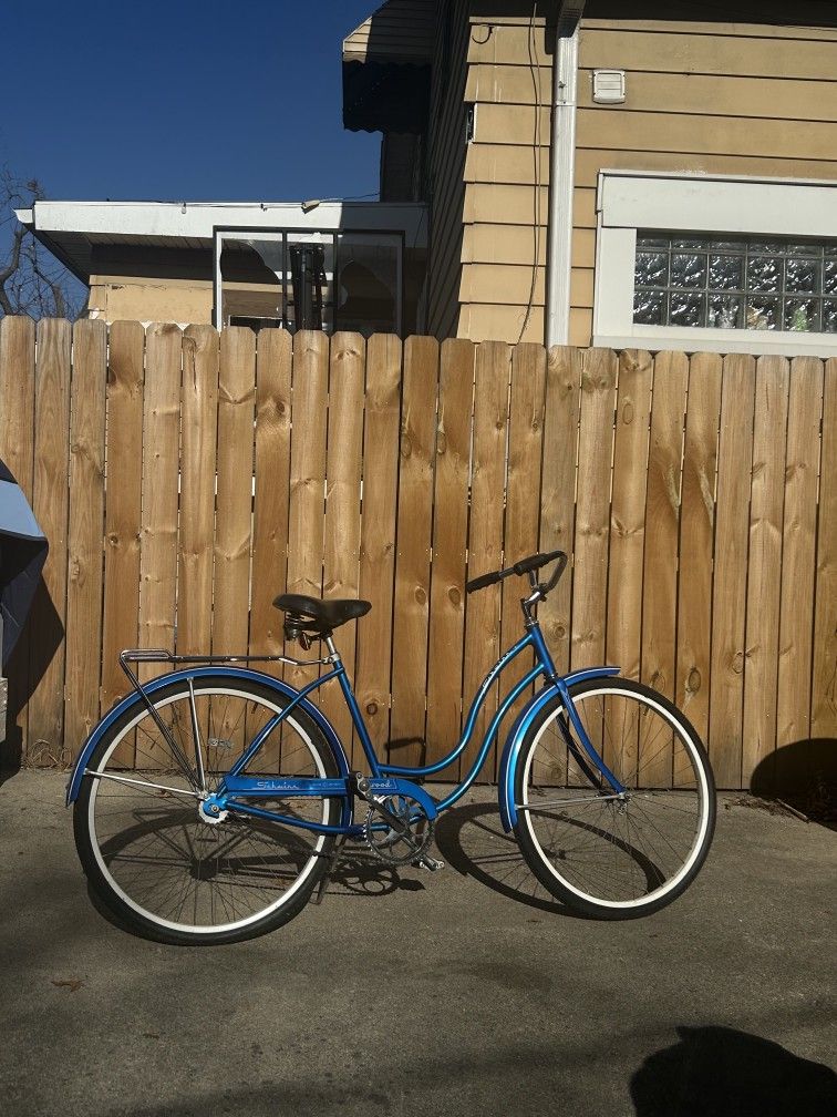 Schwinn Beach Cruiser