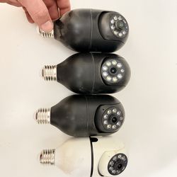 WESECUU Light Bulb Security Camera