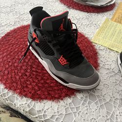 Jordan 4 Pre Owned “Infrared” Size 11