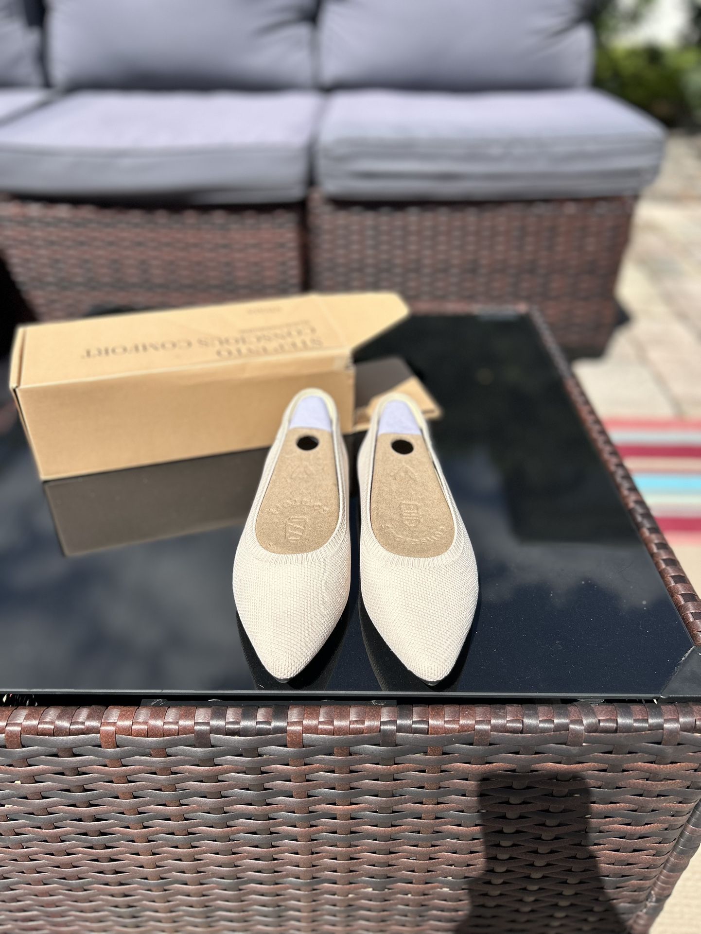 Vivaia Ballet Flats