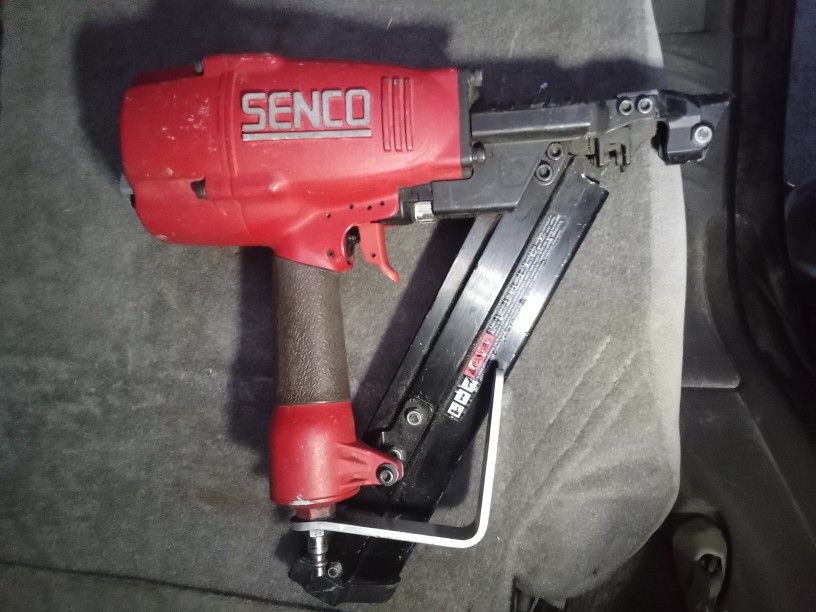 Senco JoistPro 250XP Air Nailer Uses Up To 2-1/2" Nails