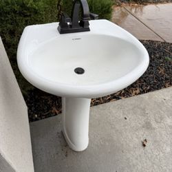 Pedestal Sink