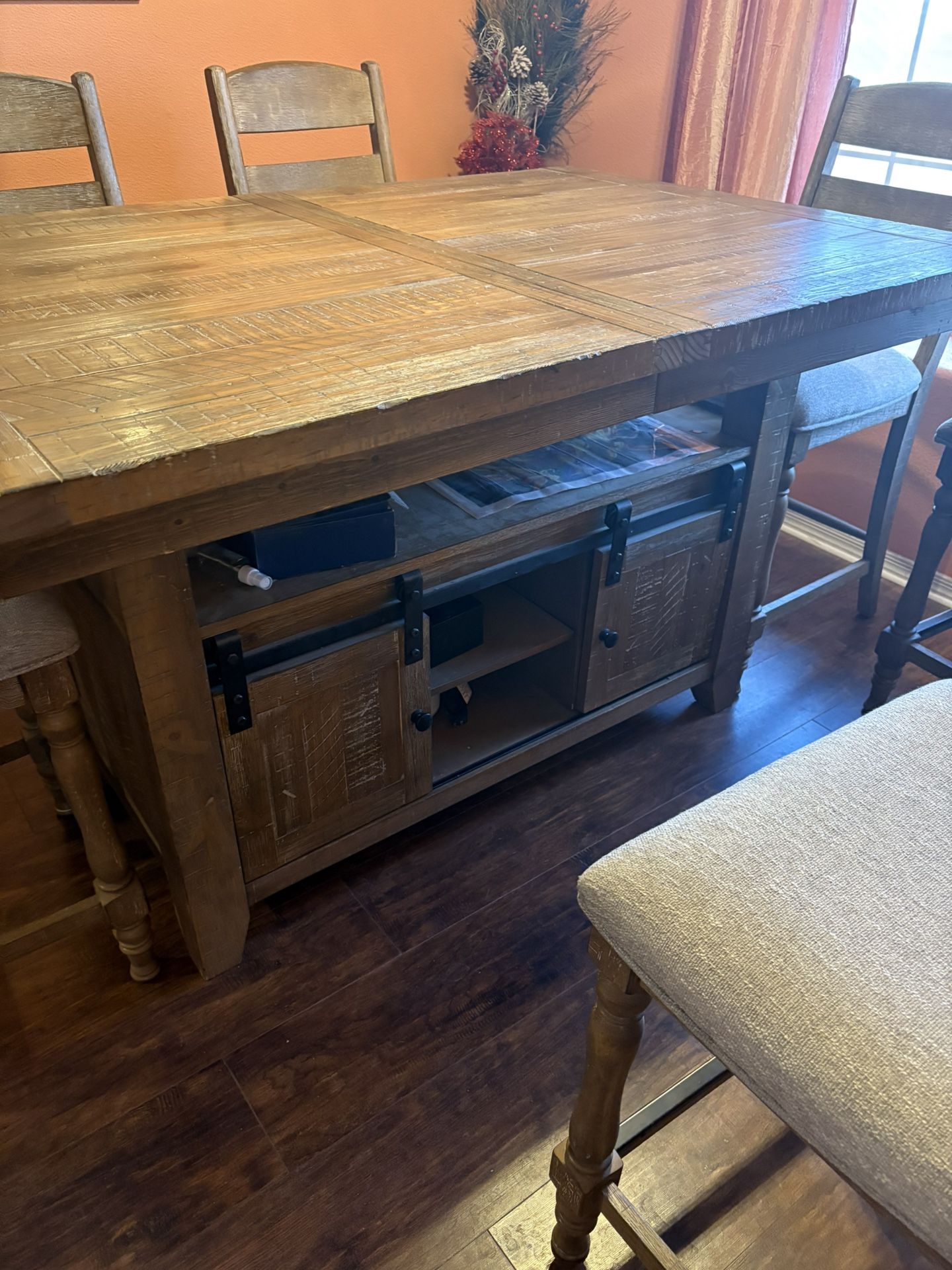 Kitchen Table And Buffet