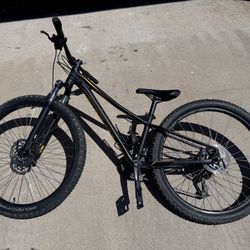Specialized Mountain bike - XS Hydraulic Disk Brakes