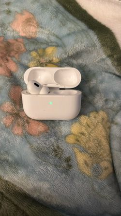 AirPod Pro 2nd Generation Case And Left Bud