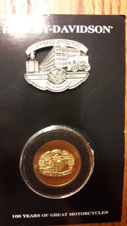 Harley Davidson commemorating Pin 100 years