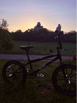 Bike with se stickers and about 20 inch