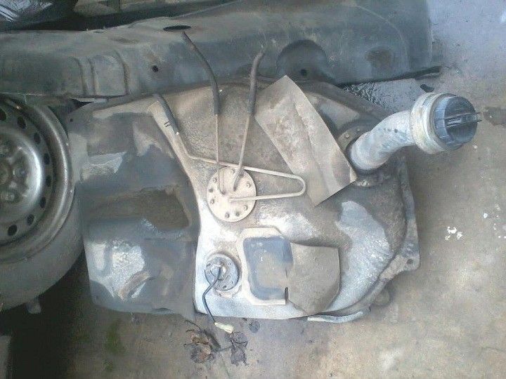 Toyota corolla ae86 gts gas tank complete