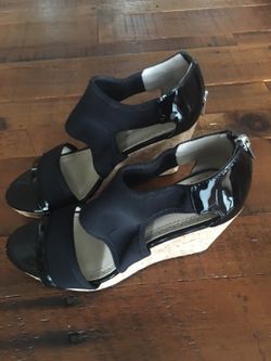 Adrienne Vittadini woman's black wedges. NEW. Size 8 1/2