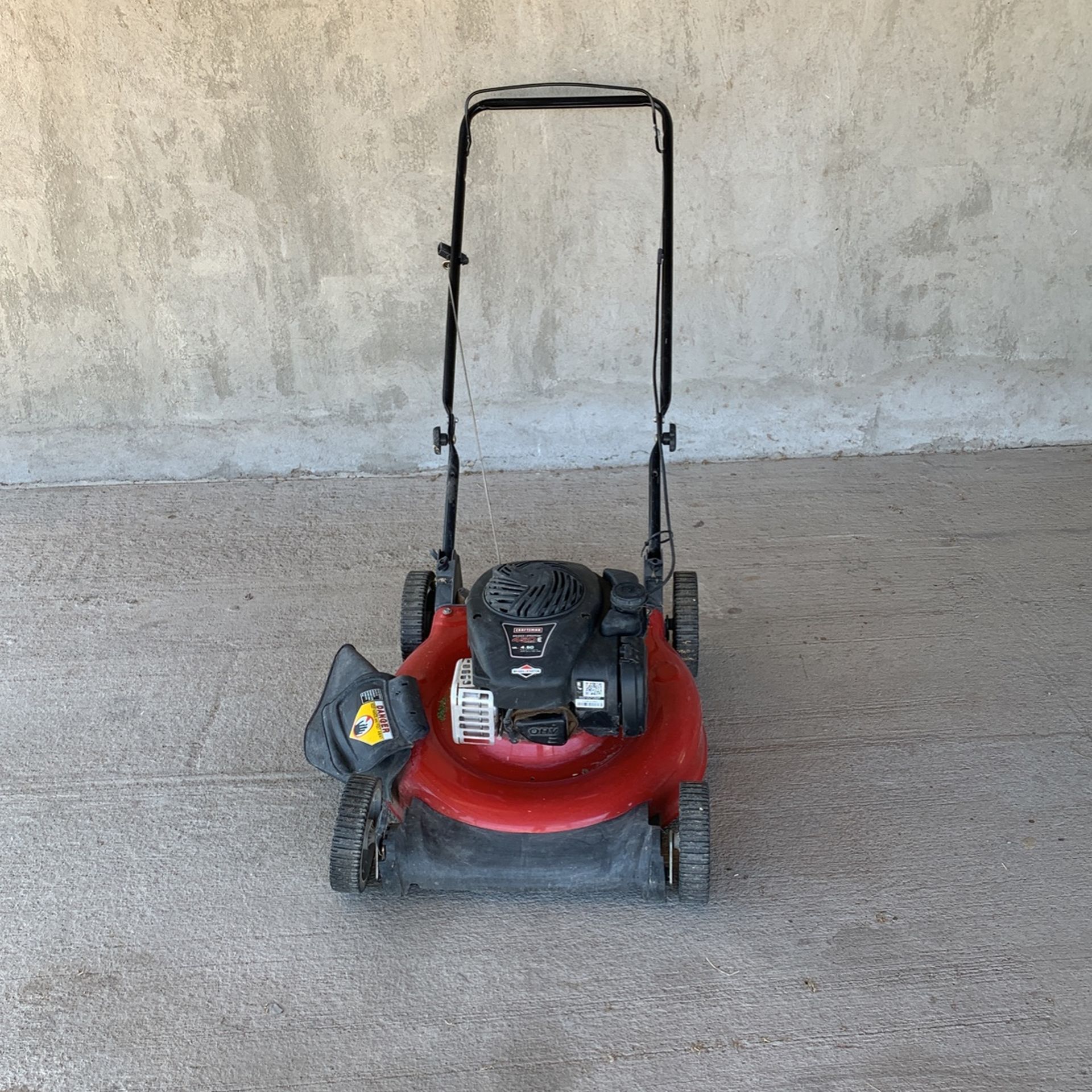 Maquina Para Cortar Pasto Craftzman Buenas Condiciones $50.00