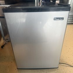 Magic Chef Mini Fridge 
