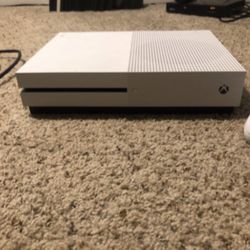  Xbox One S
