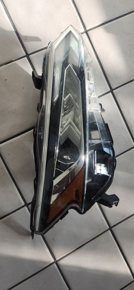 Nissan Altima Right Headlight 2019 2020 2021