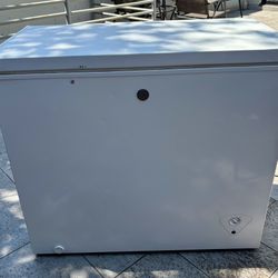 Deep Freezer, Light Weight! White 37Lx 19W X 34 H 