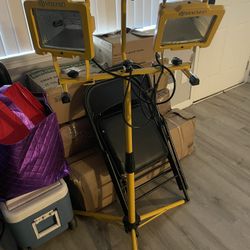 Dual-head LED work light with tripod stand