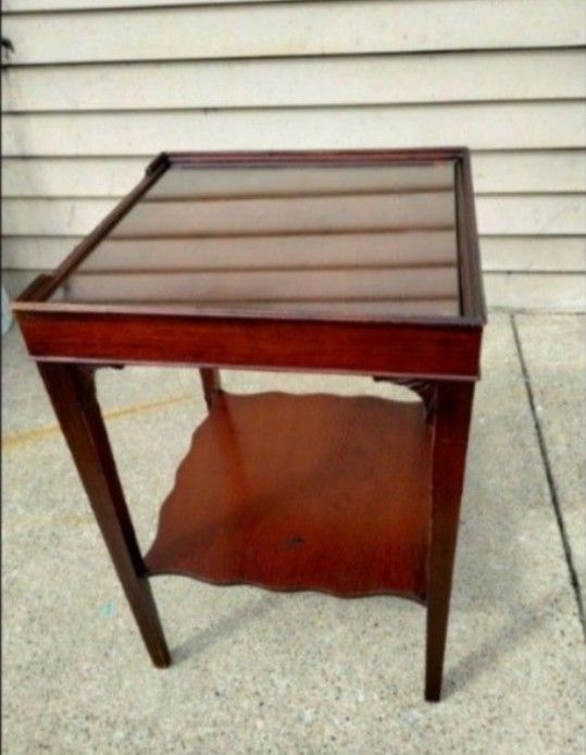 JOHN M. SMYTH & CO CHICAGO FURNITURE GLASS TOP SIDE TABLE