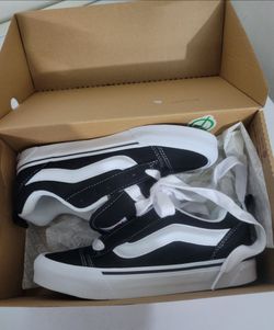 Vans Nu Skool Size 7 Womens (Brand New)