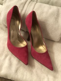 GUESS ~ Pink Suede Pumps