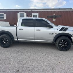 2014 Dodge Ram 1500 Lone Star 4x4 Hemi 5.7