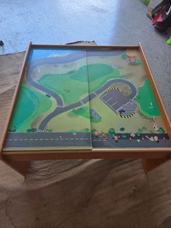 Kids play table