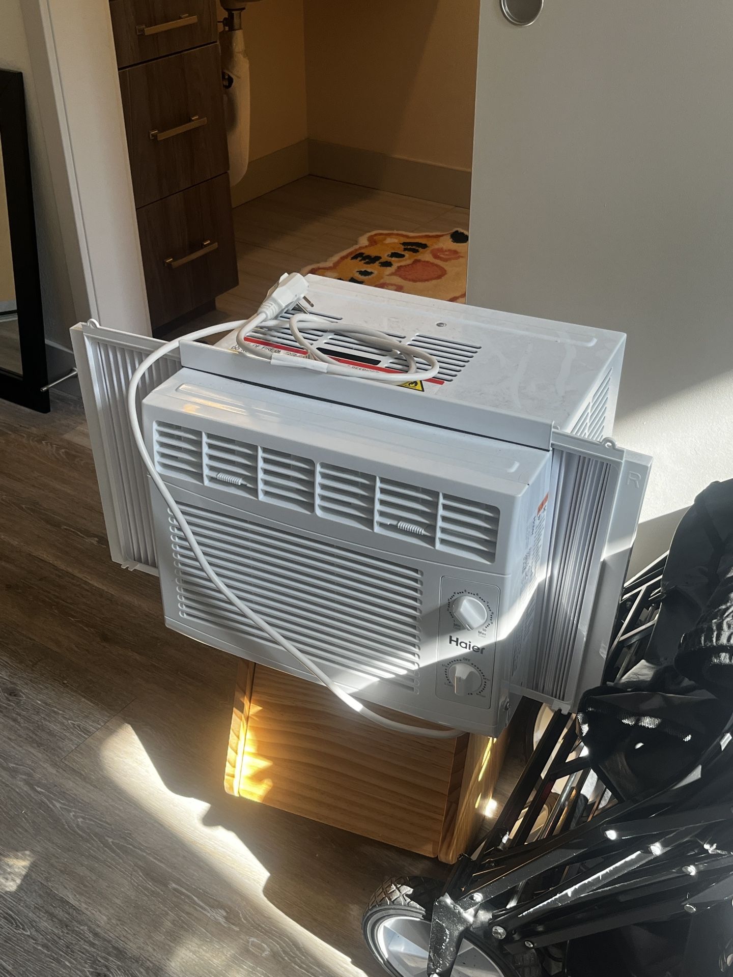 Haier 5050 BTU 115V AC for Sale in Los Angeles, CA OfferUp