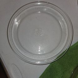 2 Pyrex 9" Pie Plates