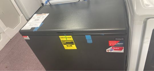 Frigidaire Garage Ready 10 Cu. Ft. Convertible chest Freezer with Black Granite Finish