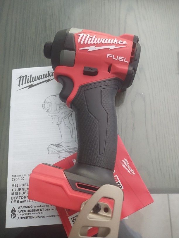 MILWAUKEE M18 1/4 IMPACT DRIVER