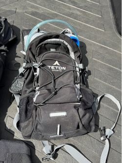 Teton Oasis Hydration day Pack 22L