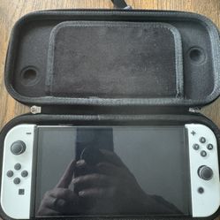 Nintendo Switch OLED (White) + 128GB microSD + Carrying Case – Excellent Condition