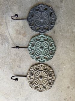 Wall hanger