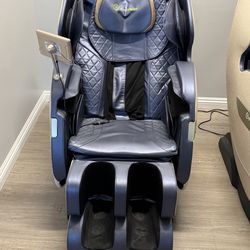Luxury Full Body Massage Chair Like New
