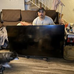 FREE NEEDS REPAIRS/FOR PARTS