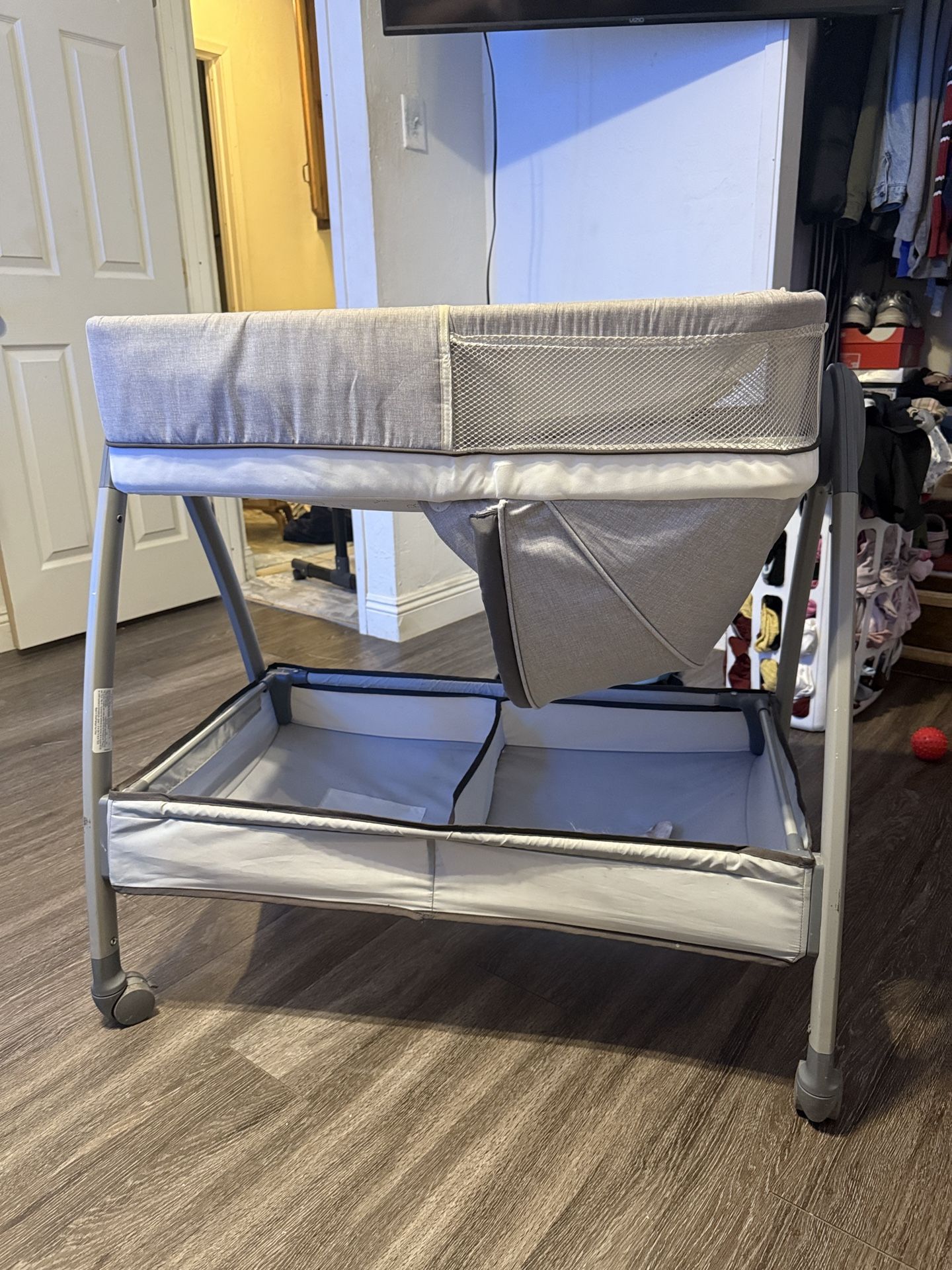 Bassinet/Changing Table