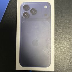 Selling This Phone Only Been Used Once. 17 Pro Max 1tb