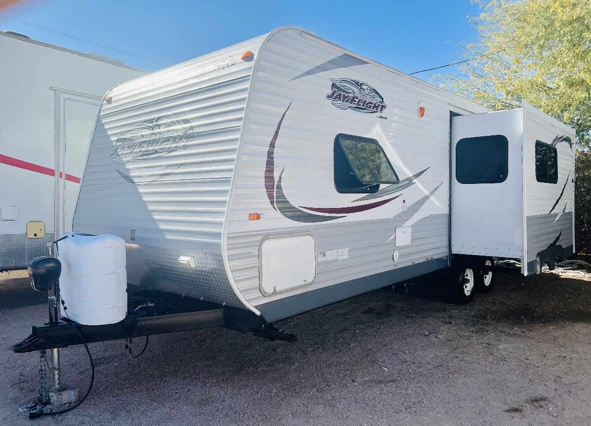 2014 Jayco Jay flight 29ft With Slideout 