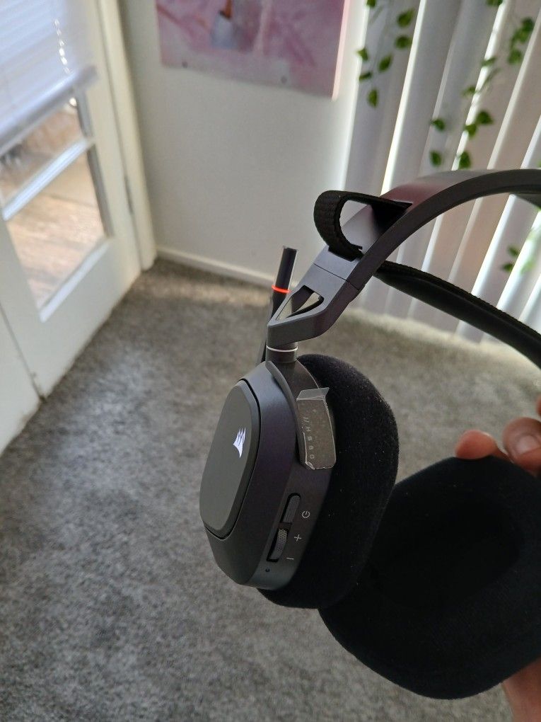 Corsair HS80 Gaming Head Phones
