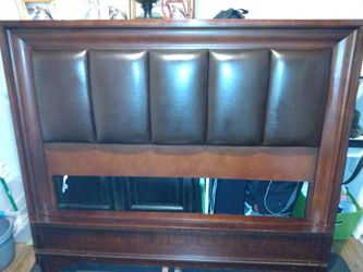 $100 *O.B.O *QUEEN SIZE BEDFRAME **must go**